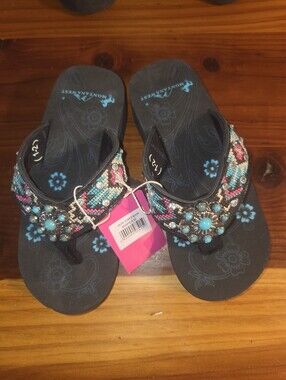 Montana West Girls Flip Flops NWT.     V